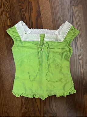 Vintage Lime Green Women's Lace-Up Peasant Top with White Lace